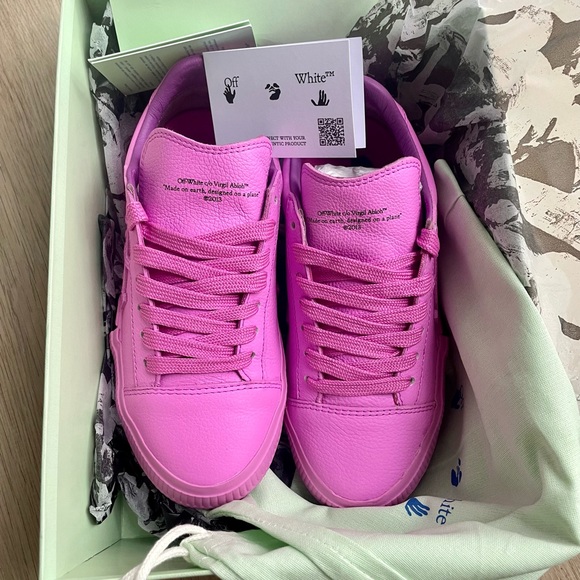 🎊SOLD🎊Off-White Low Vulcanized Sneaker - Picture 2 of 5